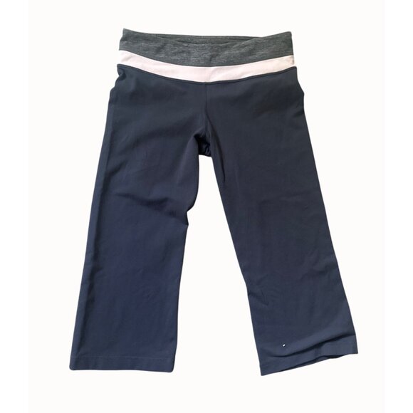 Lululemon Yoga Pants Size 6 Wide-Leg Capri Grey With Pink Waistband Stretch - Picture 1 of 4